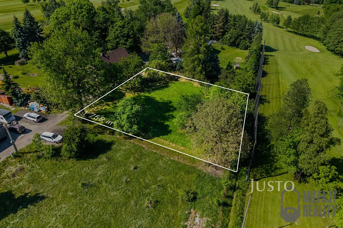 Prodej stavebního pozemku 1758 m²